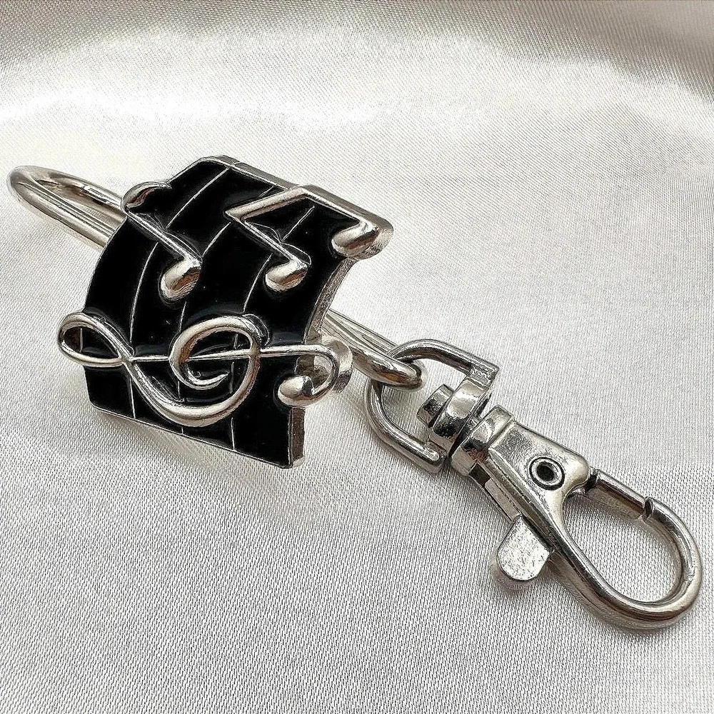 Vintage 80s Musical Note Treble Clef Black Enamel Silver Tone Key Finder Jewelry